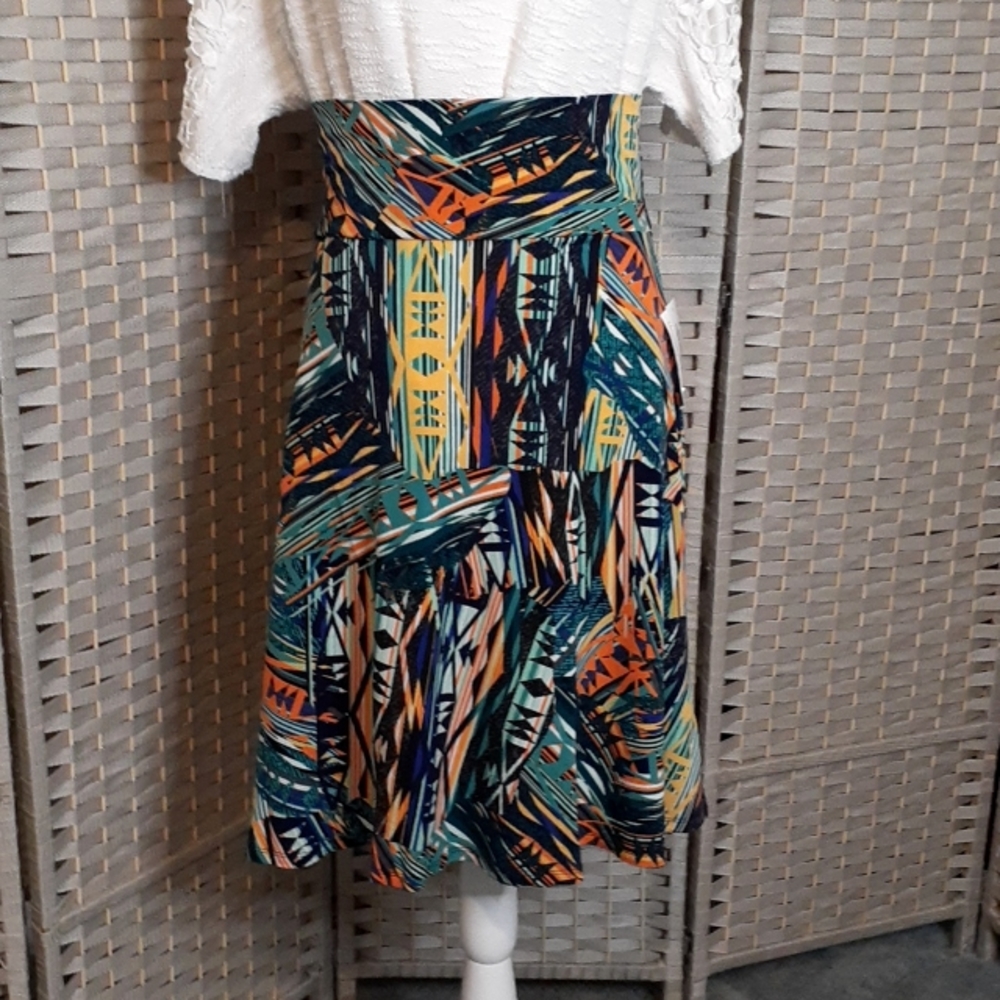 👉*NWT* LULAROE "AZURE" SKIRT ~ SIZE M ~ MIDI